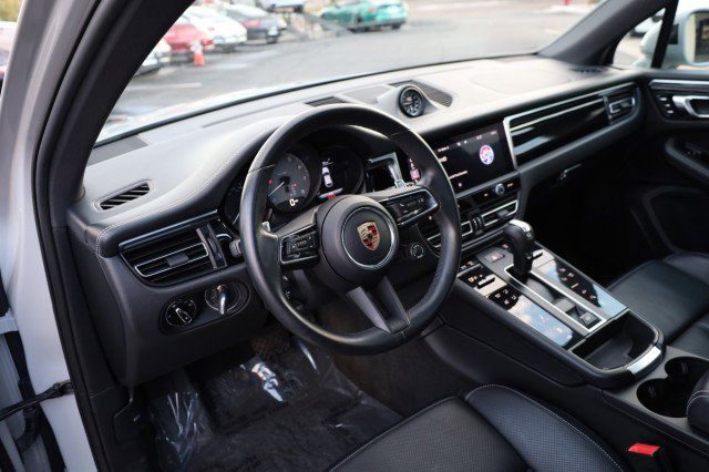 Used 2023 Porsche Macan S image 24