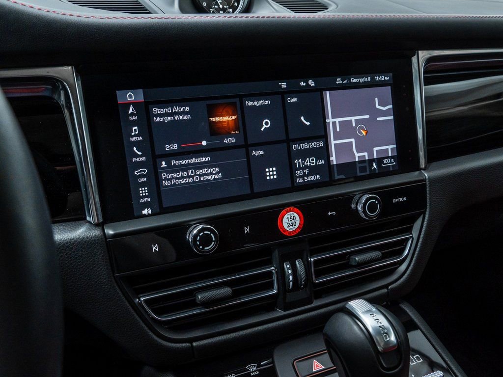 Used 2025 Porsche Macan image 17