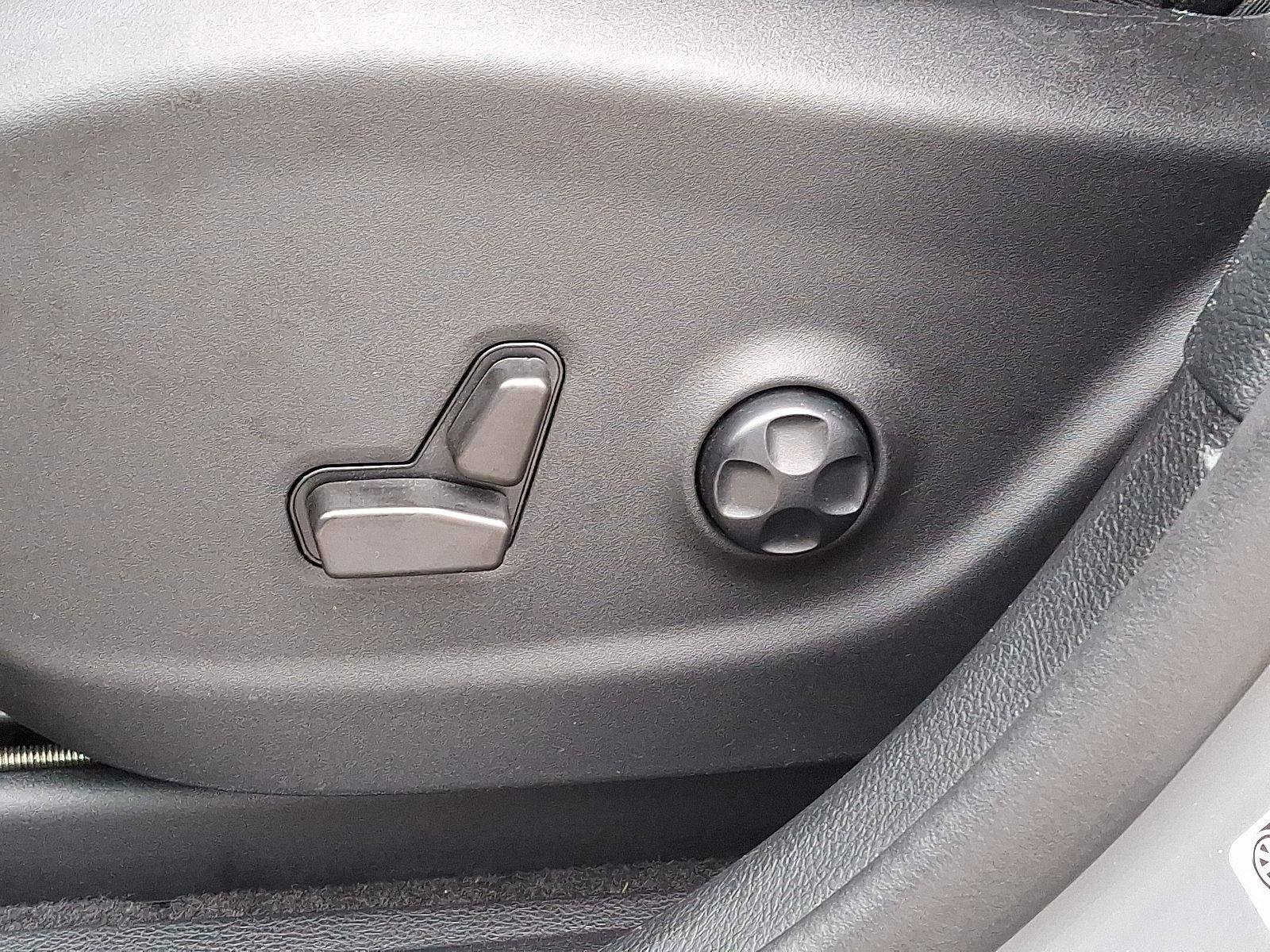 Used 2021 Jeep Cherokee Latitude Lux w/ Comfort/Convenience Group image 24