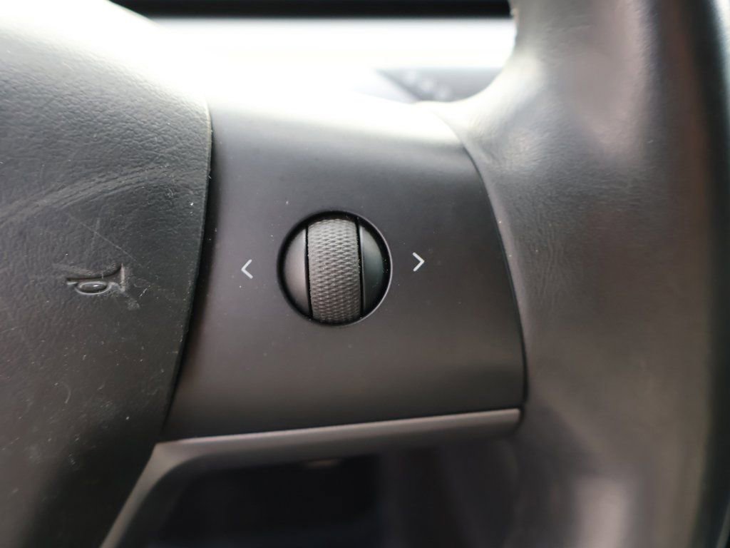 Used 2018 Tesla Model 3 Long Range RWD image 45