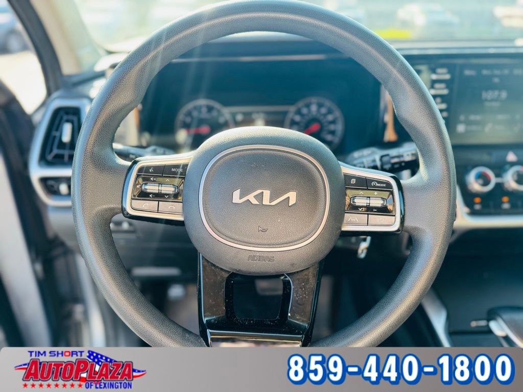 Used 2022 Kia Sorento LX image 12