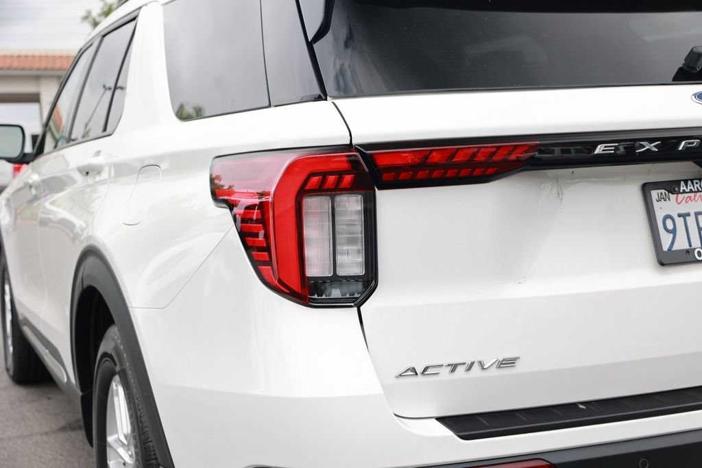 Used 2025 Ford Explorer Active w/ Active Comfort Package RWD image 13