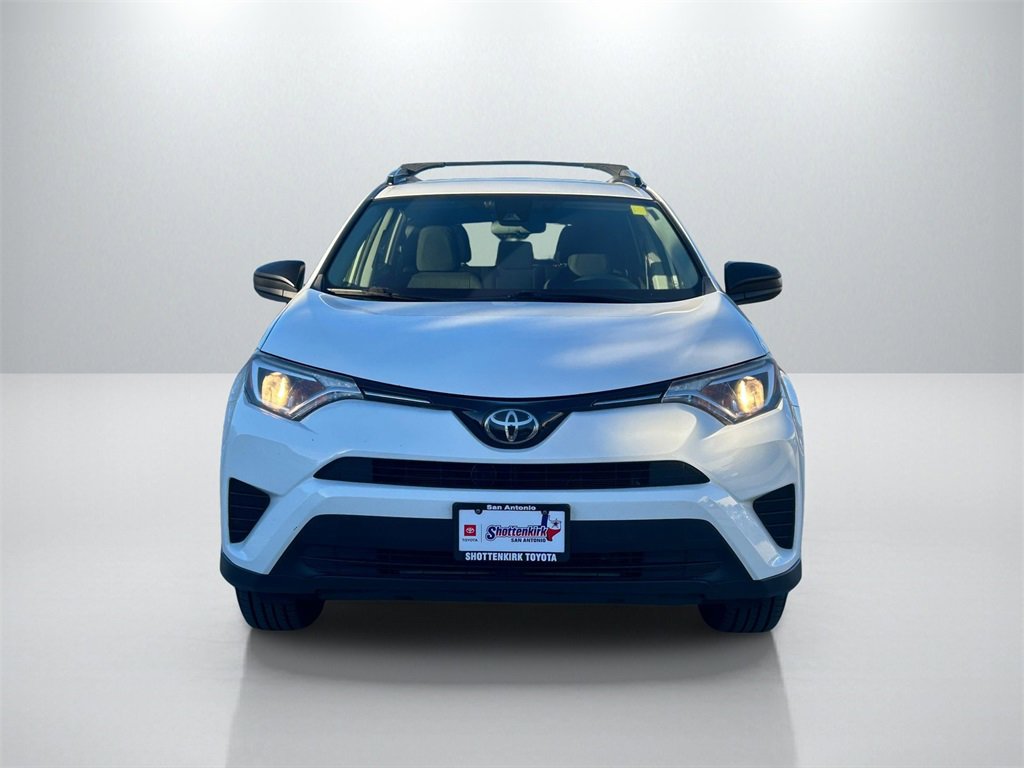 Used 2018 Toyota RAV4 LE image 2