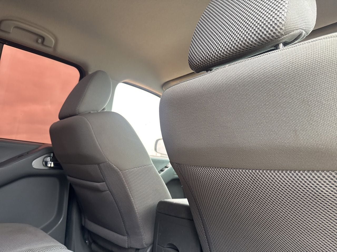 Used 2015 Nissan Frontier SV RWD image 28