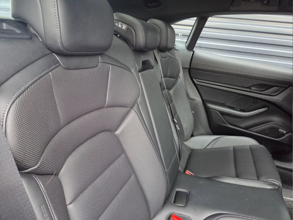 Certified 2025 Porsche Taycan 4S AWD/4WD image 21