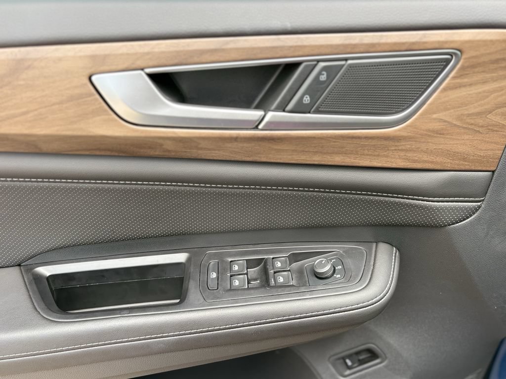 Used 2025 Volkswagen Atlas SE FWD image 11