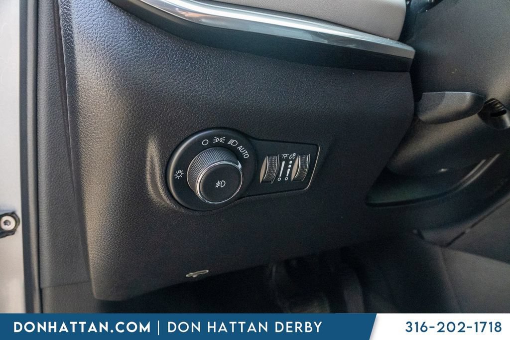 Used 2023 Jeep Compass Limited w/ Elite Group AWD/4WD image 18