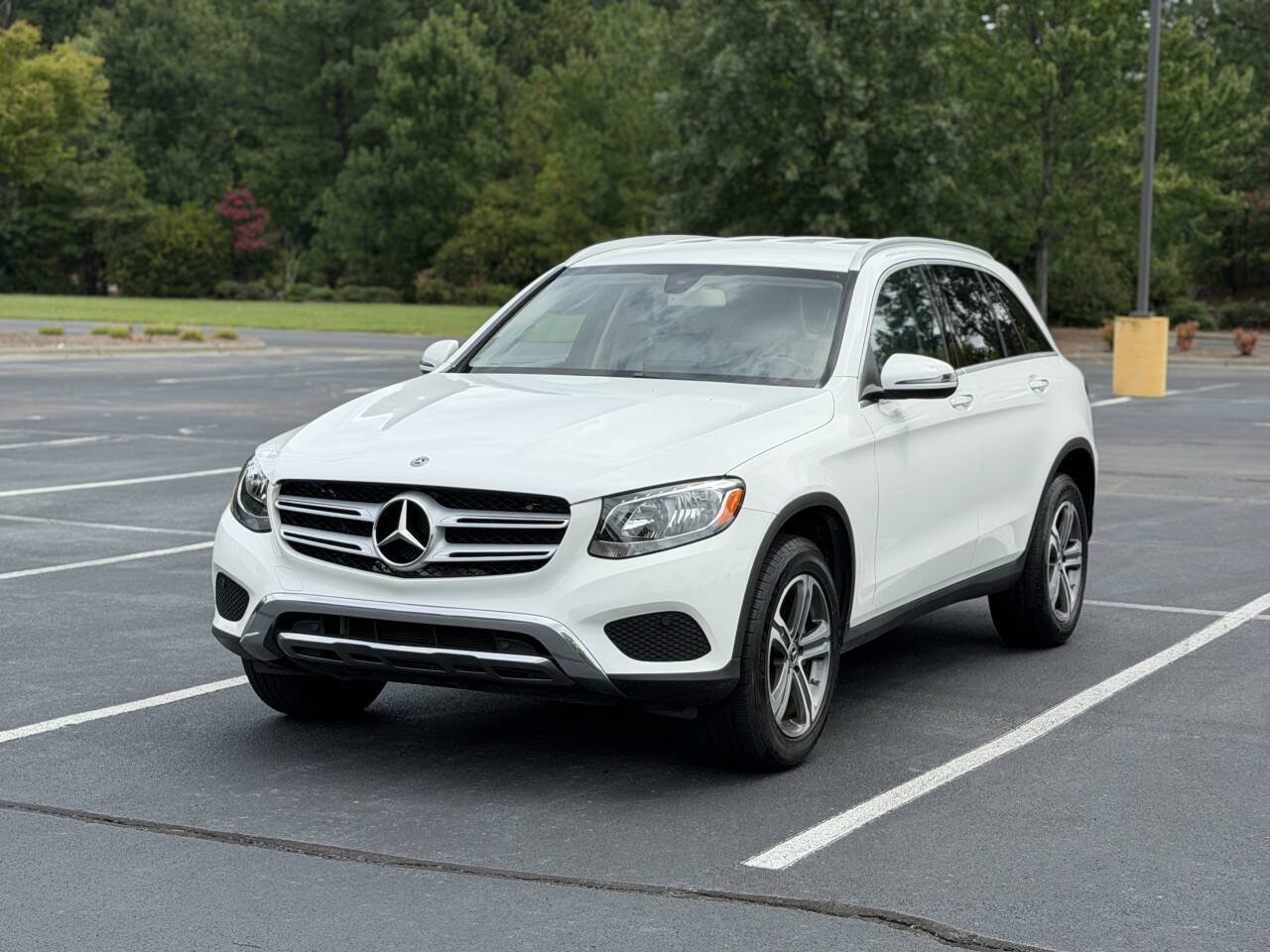 Used 2019 Mercedes-Benz GLC 300 image 4
