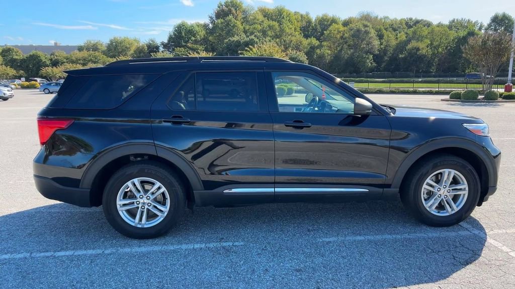 Used 2022 Ford Explorer XLT w/ Equipment Group 202A image 9
