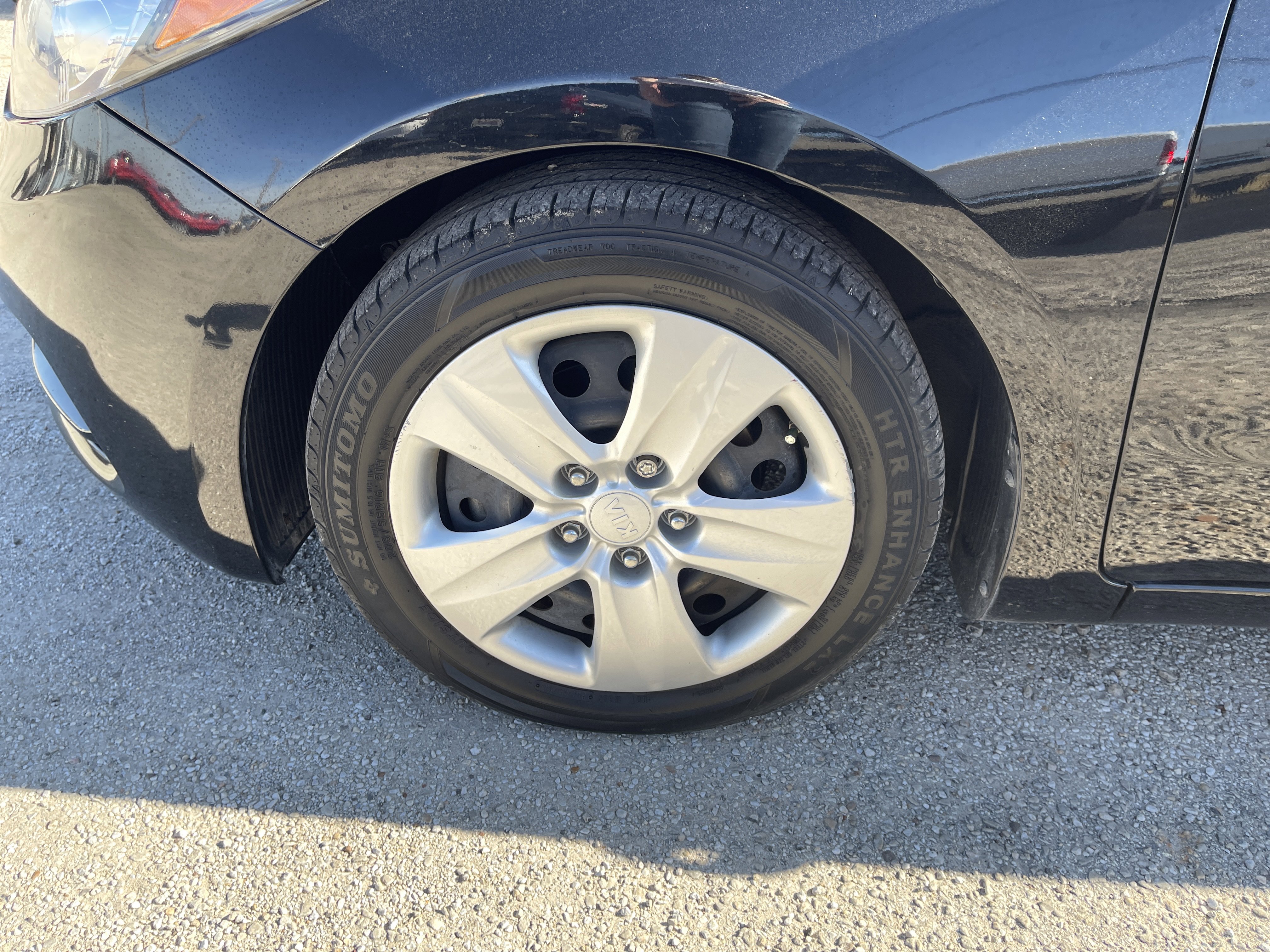 Used 2016 Kia Forte LX image 11