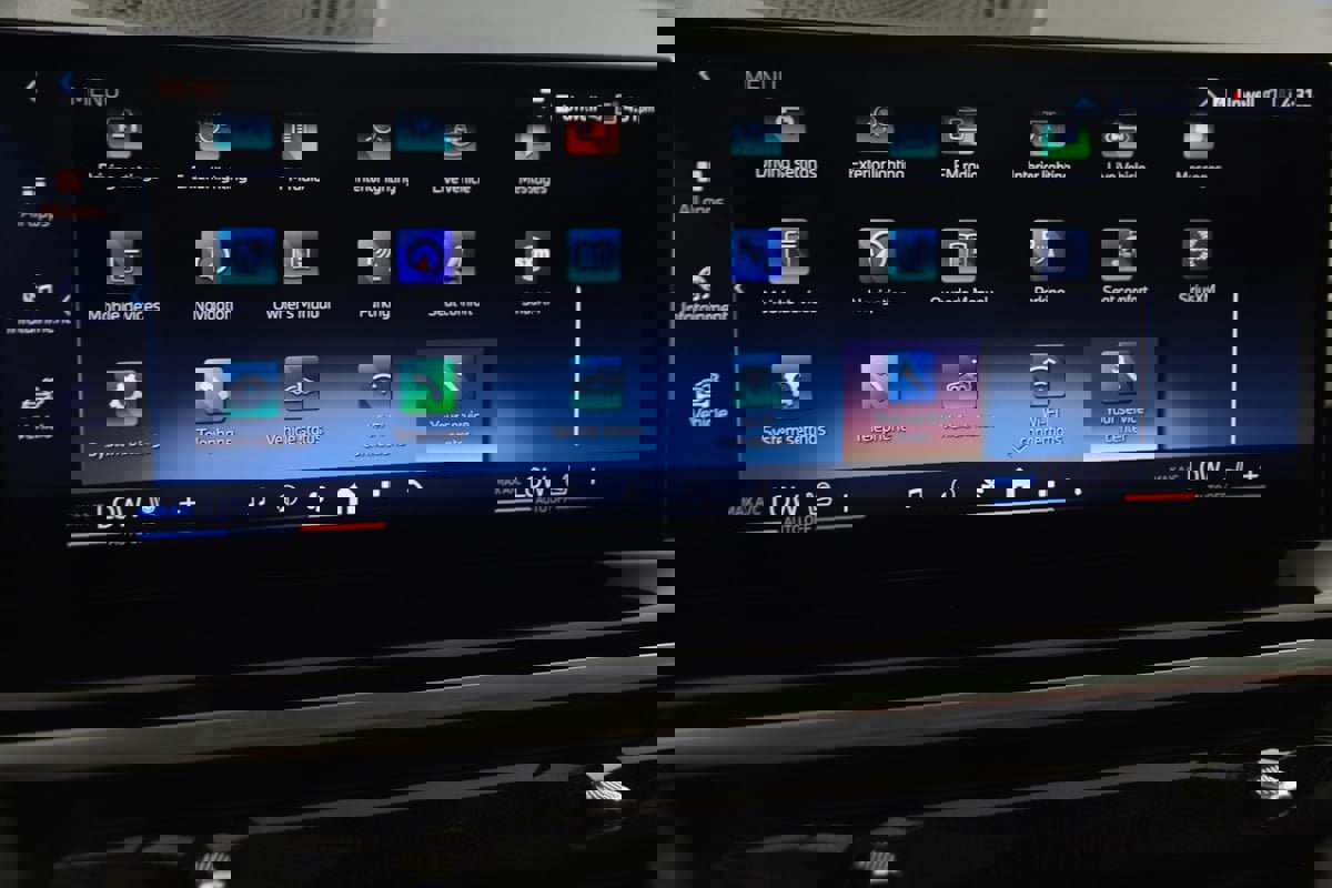 Used 2024 BMW X6 xDrive40i image 44