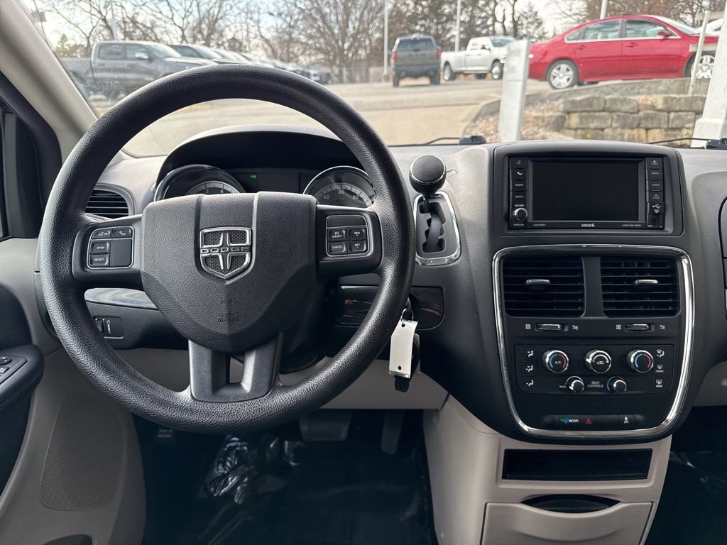 Used 2019 Dodge Grand Caravan SE w/ UConnect Hands-Free Group image 13