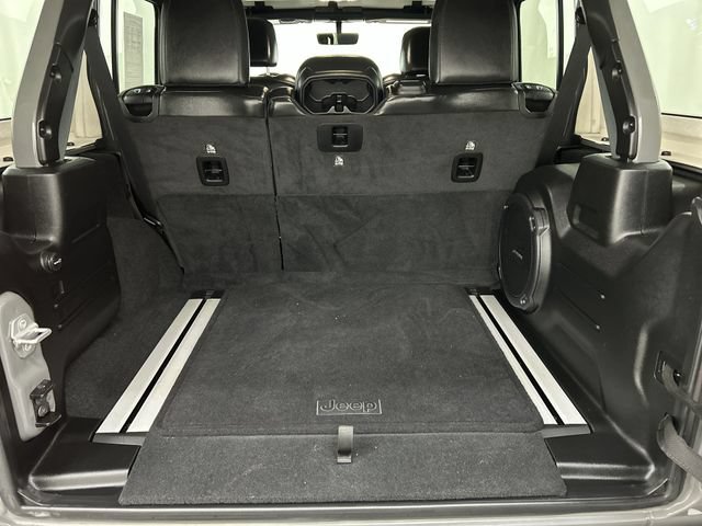 Used 2022 Jeep Wrangler Unlimited Sahara w/ Safety Group AWD/4WD image 7