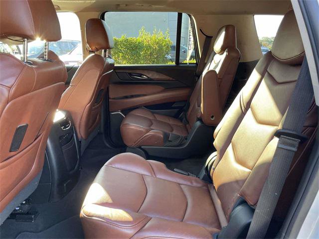 Used 2019 Cadillac Escalade Premium Luxury image 11