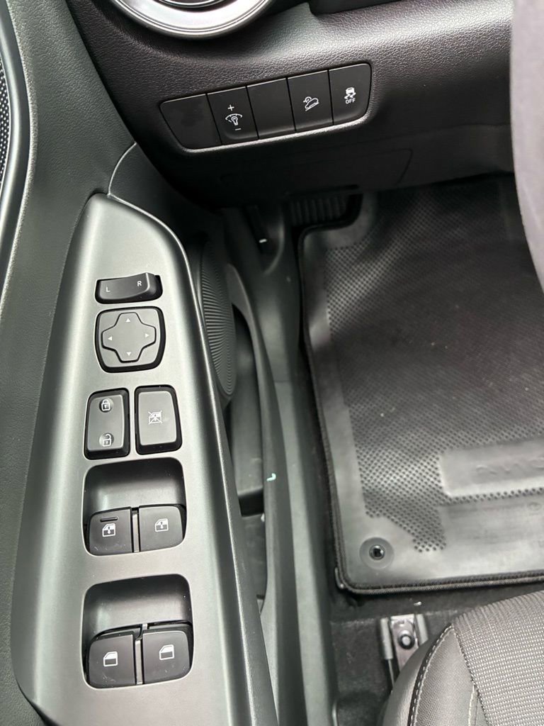 Used 2023 Hyundai Kona SEL w/ Convenience Package image 26