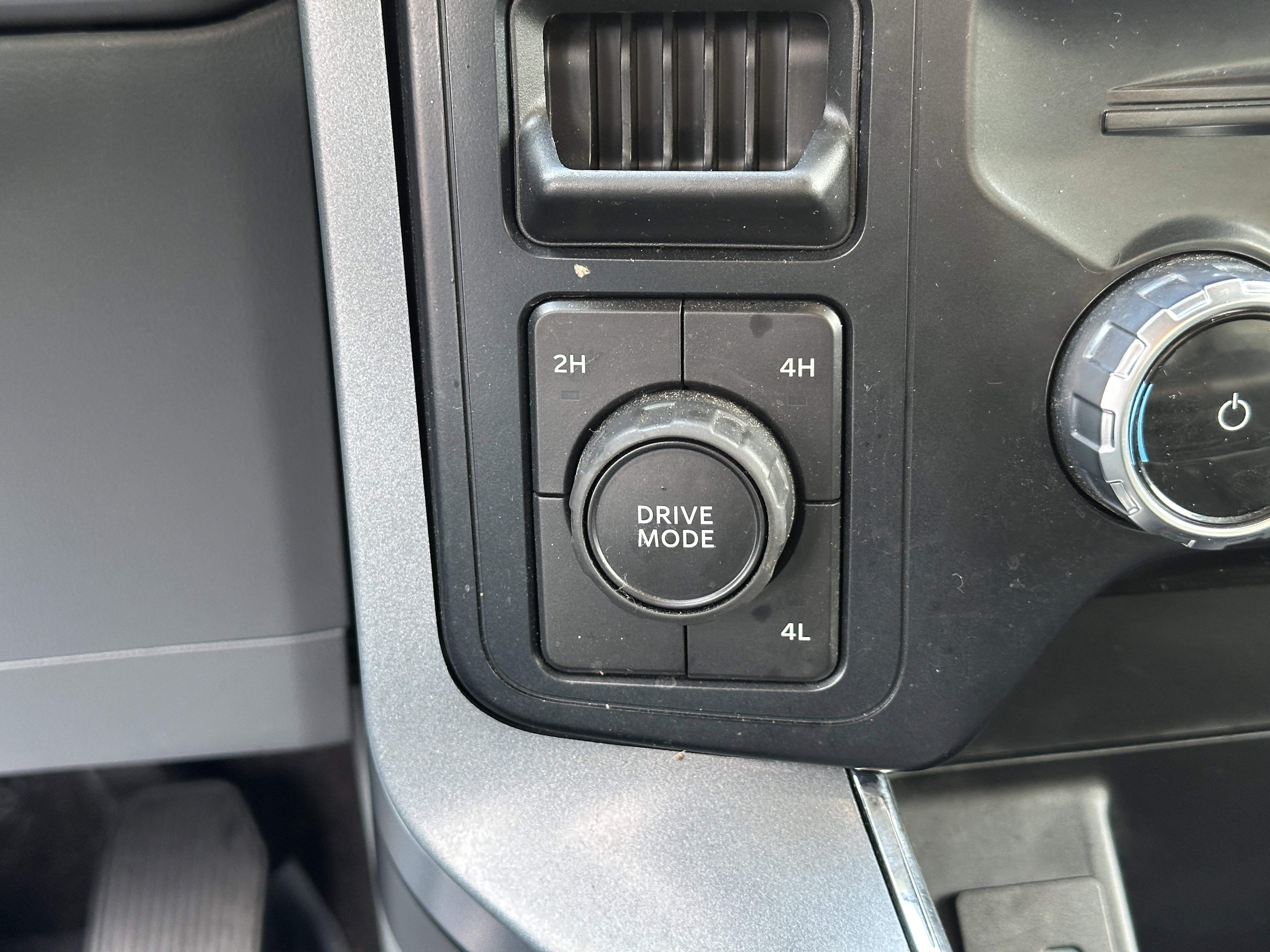 Certified 2022 Ford F150 XLT w/ Equipment Group 302A High image 24