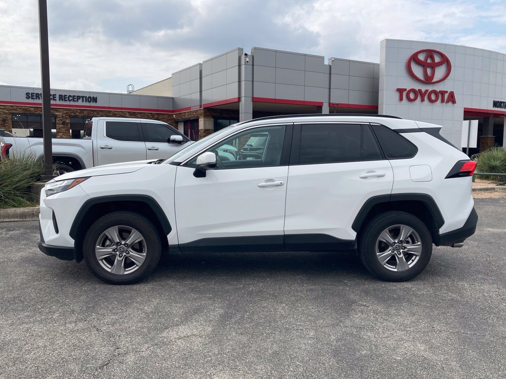 Certified 2025 Toyota RAV4 XLE FWD image 6