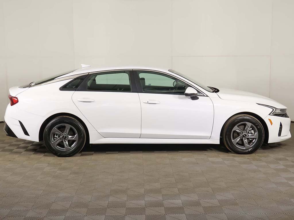 Used 2024 Kia K5 LXS image 17