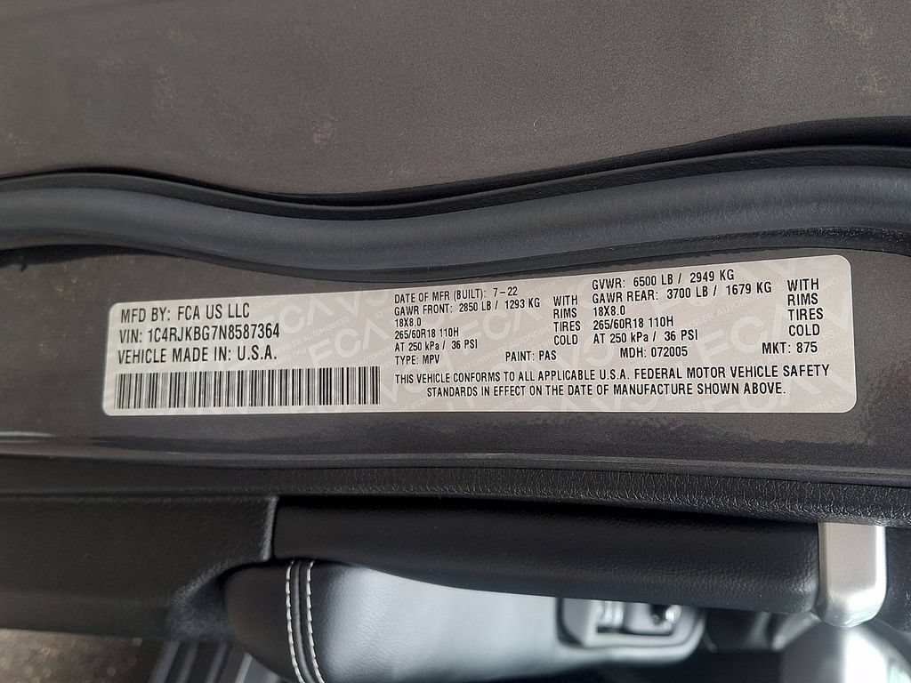 Used 2022 Jeep Grand Cherokee L Limited AWD/4WD image 27