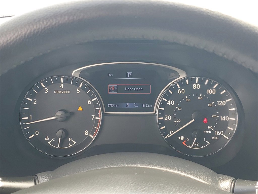 Used 2020 Nissan Pathfinder SV image 27