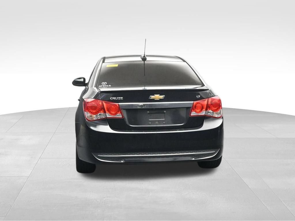 Used 2016 Chevrolet Cruze LT w/ Sun, Sound and Sport Package FWD image 4