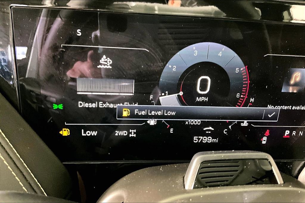 Used 2025 GMC Yukon Elevation w/ LPO, Yukon Black Package AWD/4WD image 12