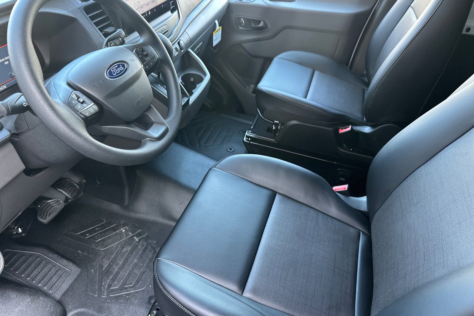 New 2026 Ford Transit 250 148 Medium Roof w/ Load Area Protection Package image 10