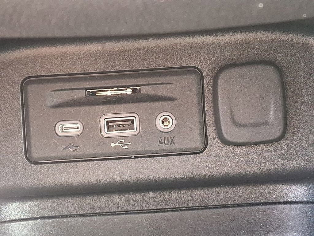 Used 2024 Chevrolet Equinox RS w/ RS Leather Package image 31