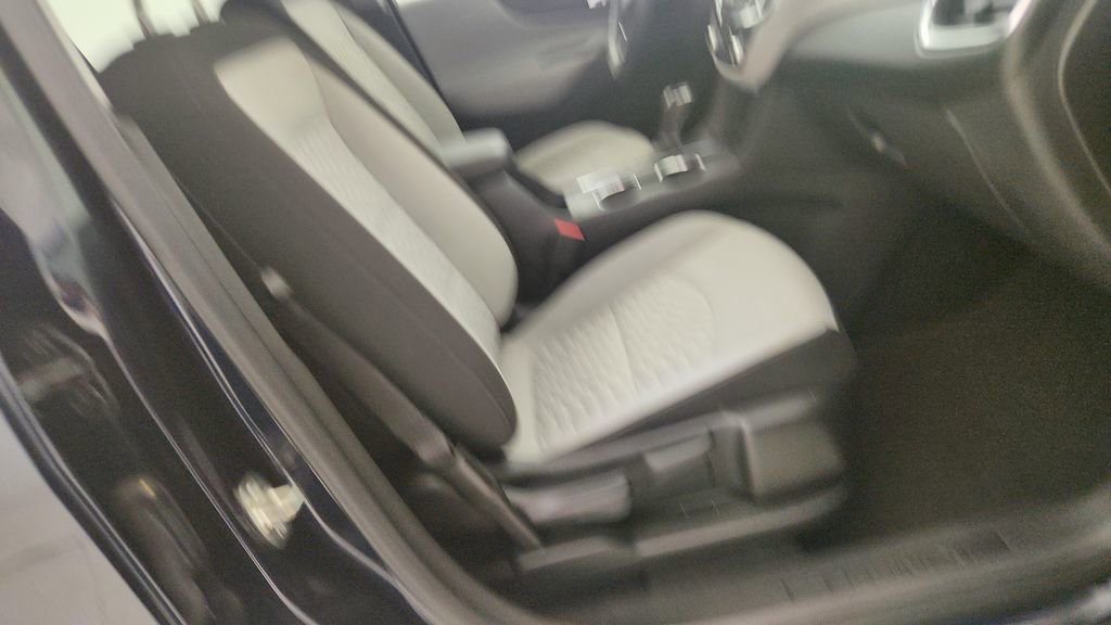 Used 2020 Chevrolet Equinox LS w/ LS Convenience Package FWD image 28
