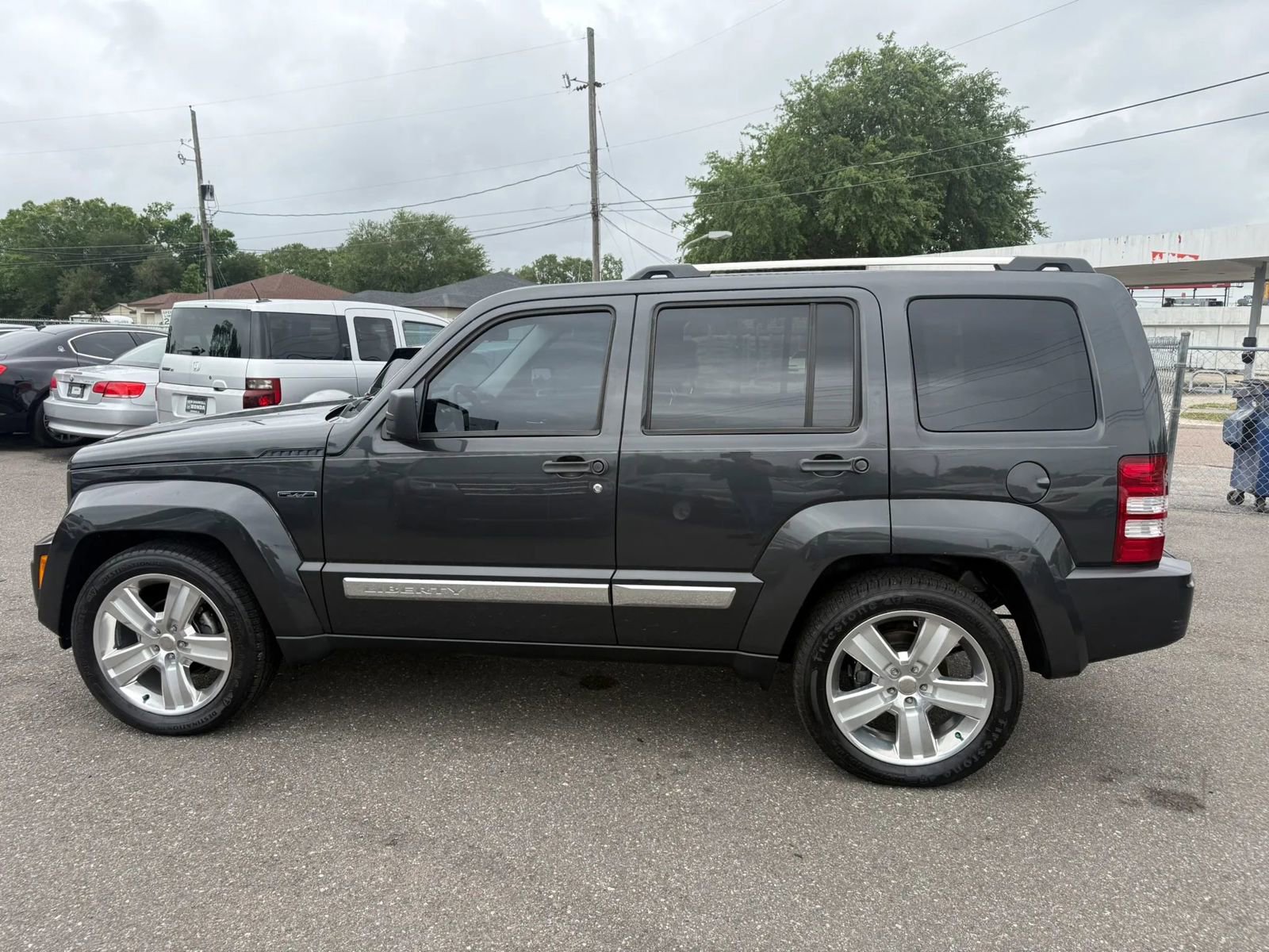 Used 2011 Jeep Liberty Sport image 8