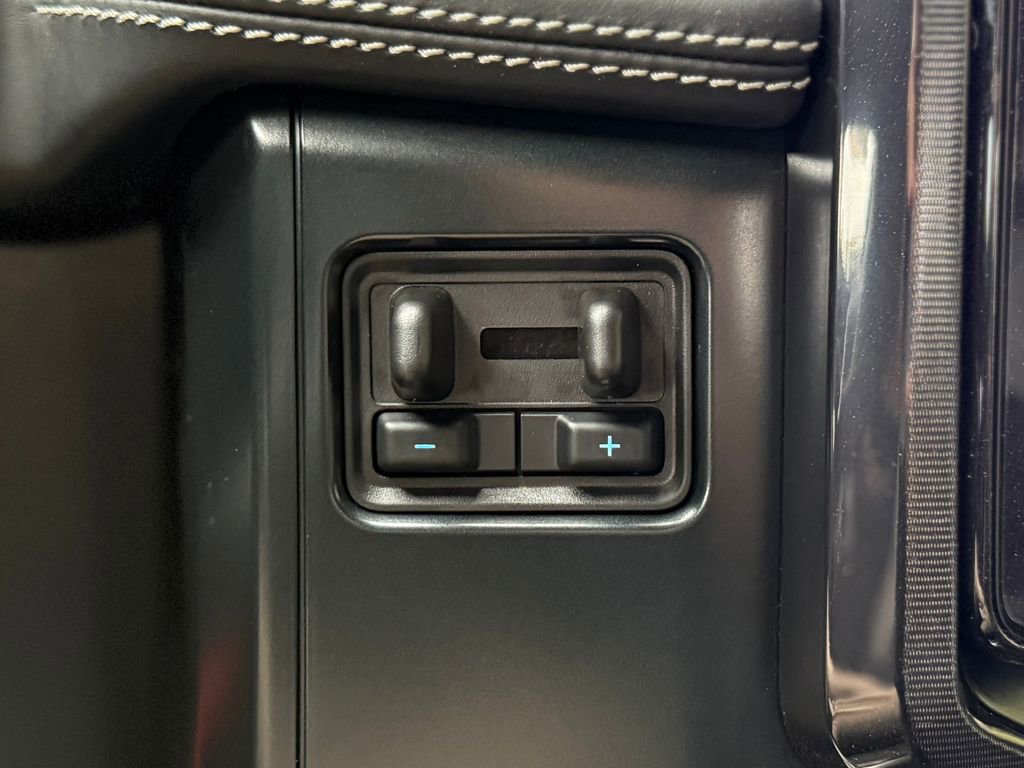 New 2025 Ford F150 Lightning Platinum AWD/4WD image 18