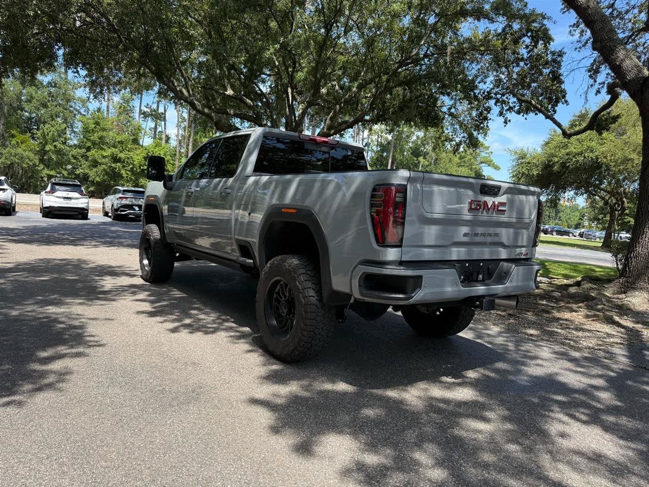 Used 2025 GMC Sierra 2500 AT4 w/ AT4 Premium Plus Package AWD/4WD image 7
