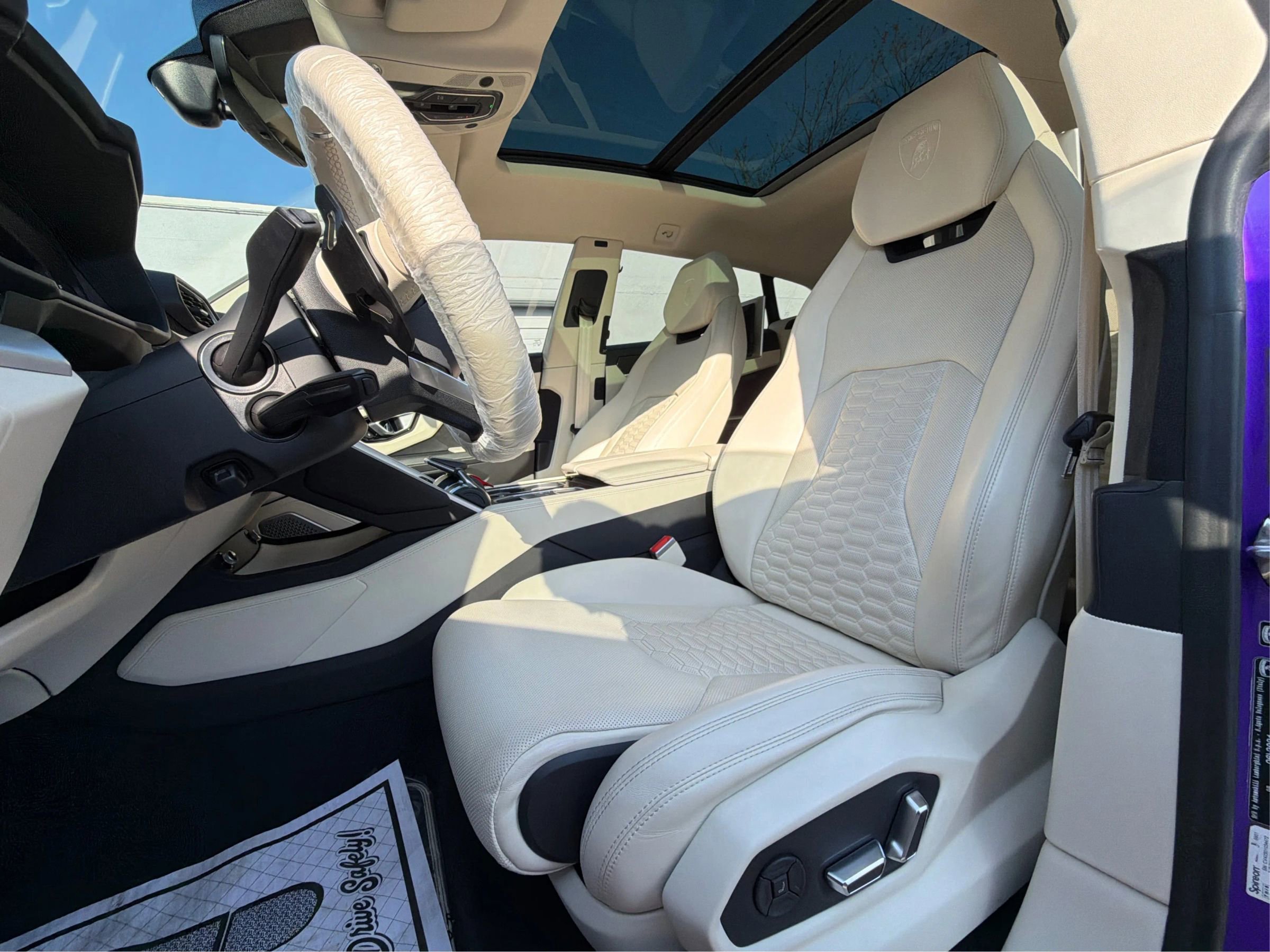 Used 2021 Lamborghini Urus AWD/4WD image 11