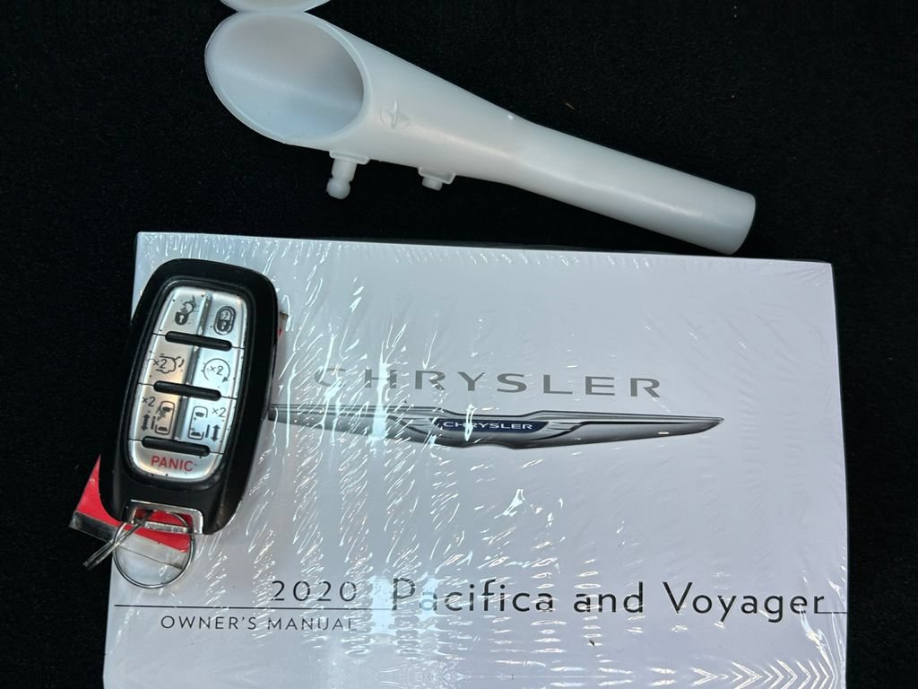Used 2020 Chrysler Voyager Lxi FWD image 31