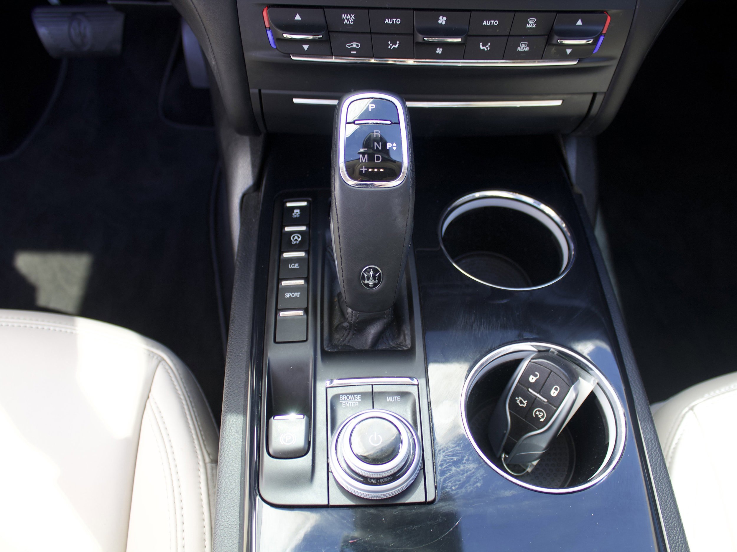 Used 2022 Maserati Ghibli GT RWD image 23