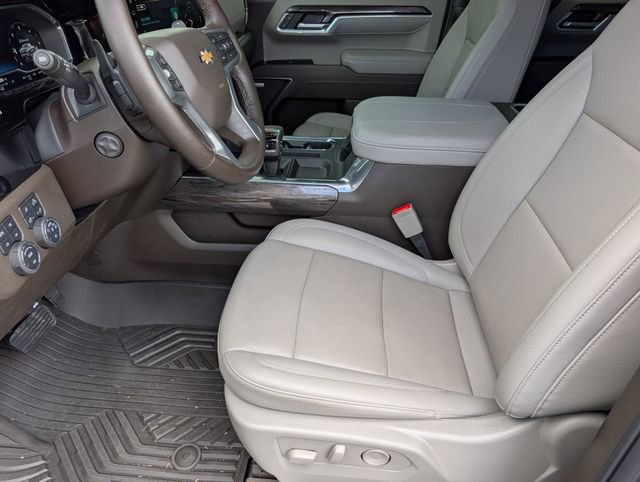 Used 2025 Chevrolet Silverado 1500 LTZ image 14