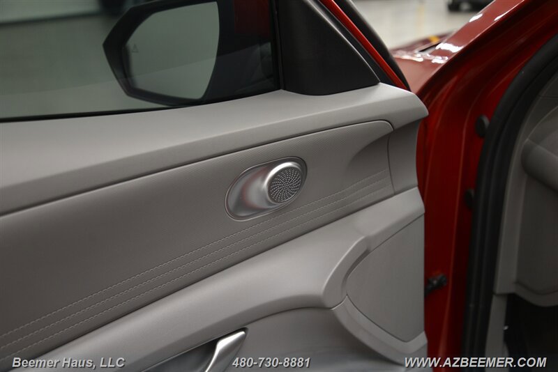 Used 2024 Hyundai Elantra SEL FWD image 26
