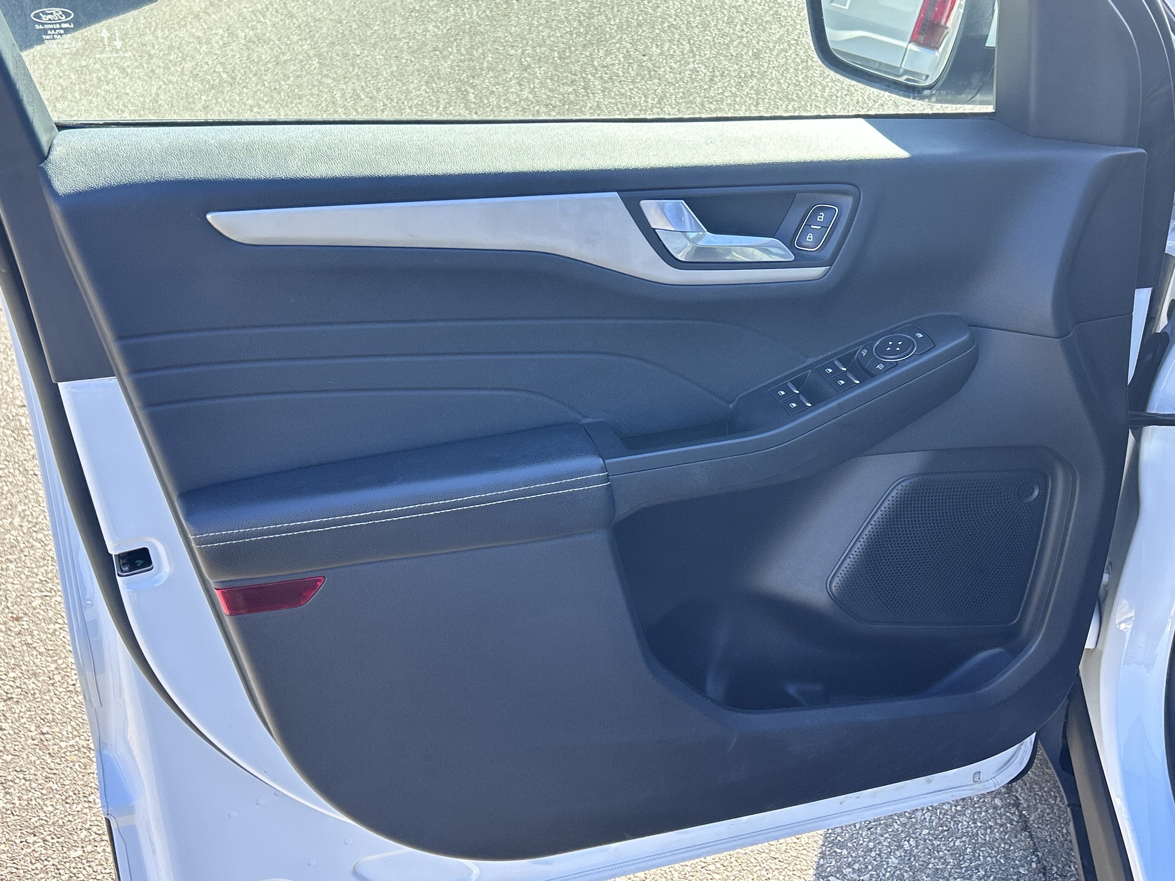 Used 2022 Ford Escape SEL FWD image 10