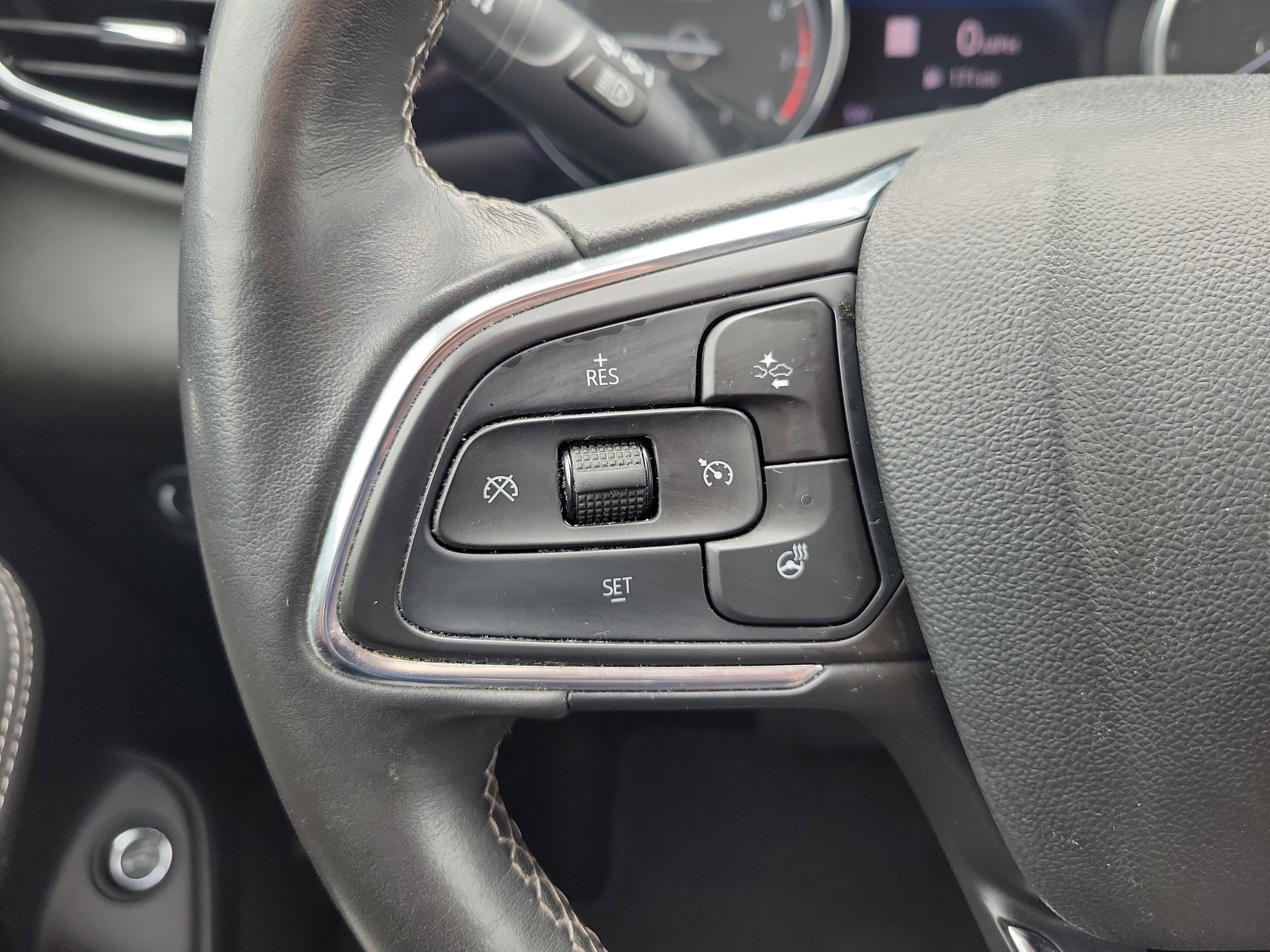 Used 2020 Buick Encore GX Essence w/ Experience Buick Package image 30