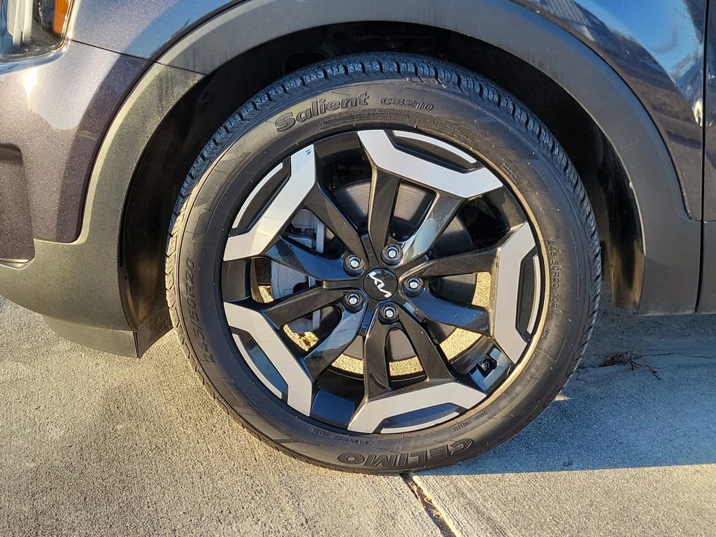 Used 2025 Kia Telluride S image 11