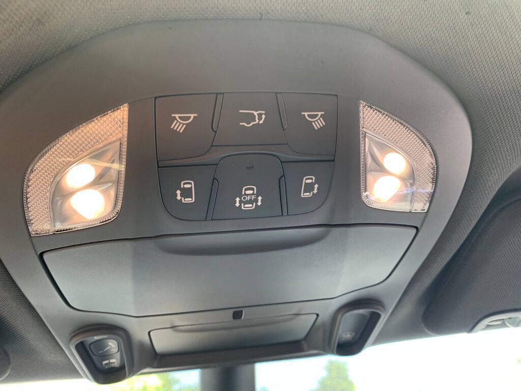 New 2027 Chrysler Pacifica Limited AWD/4WD image 21