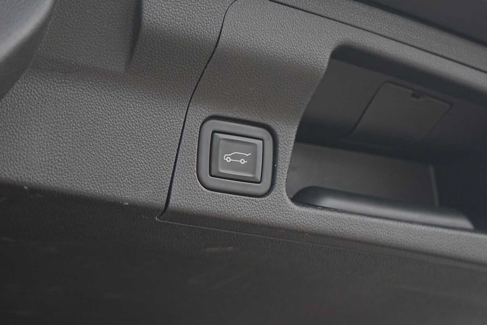 Used 2023 GMC Acadia SLT FWD image 26