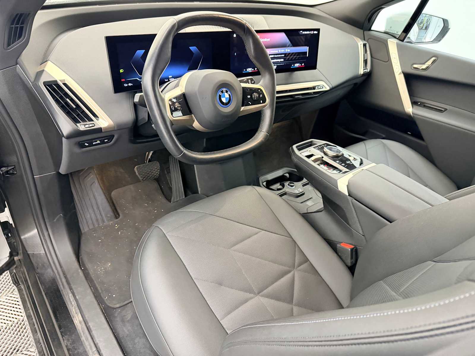 Used 2023 BMW iX xDrive50 w/ Sport Package image 2