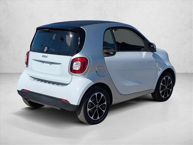 Used 2016 smart fortwo pure image 5