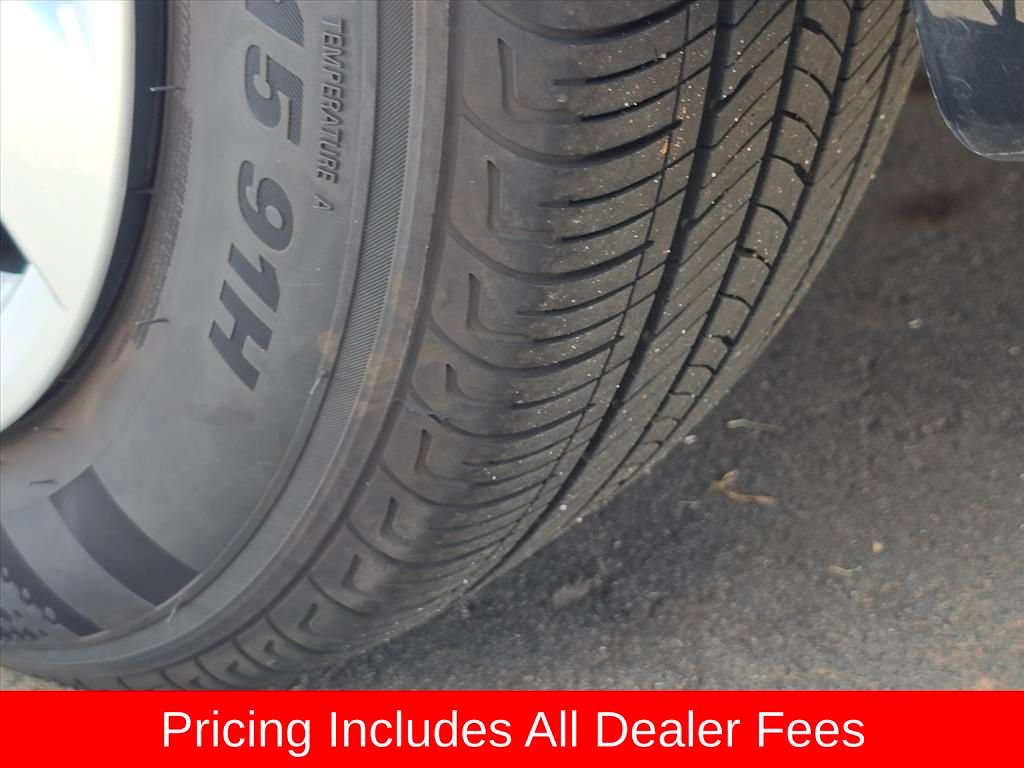 Used 2025 Nissan Versa S FWD image 23