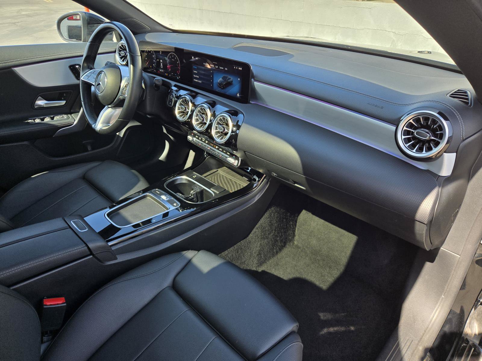 Used 2025 Mercedes-Benz CLA 250 4MATIC image 29
