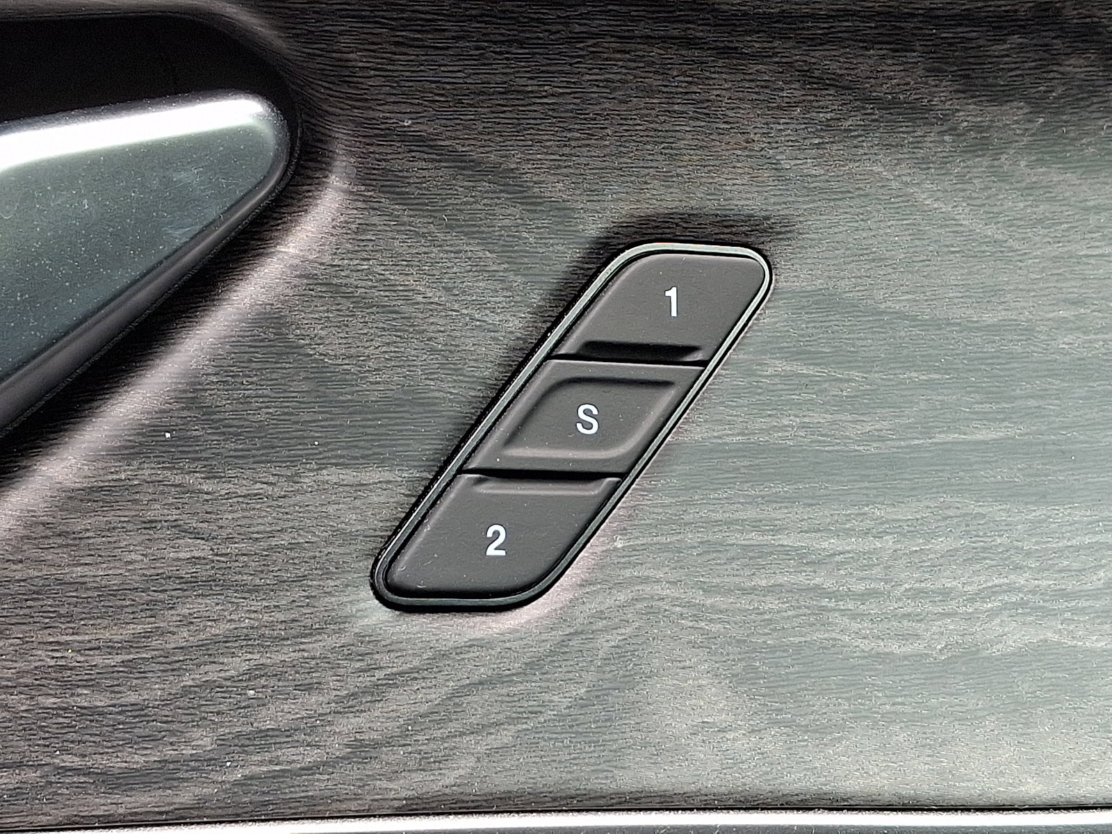 Certified 2025 Jeep Grand Cherokee Limited AWD/4WD image 25
