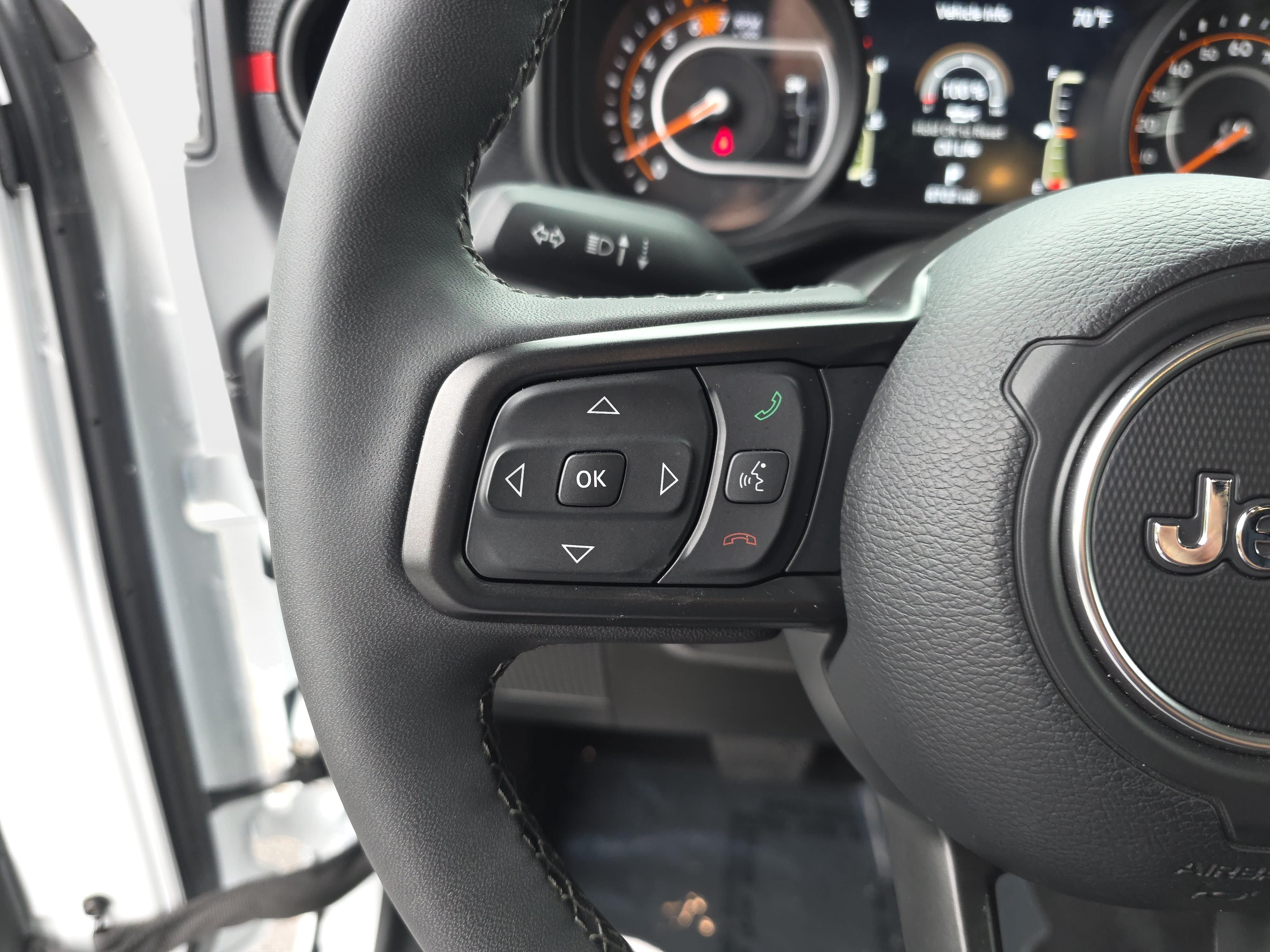 Certified 2026 Jeep Wrangler Rubicon AWD/4WD image 14