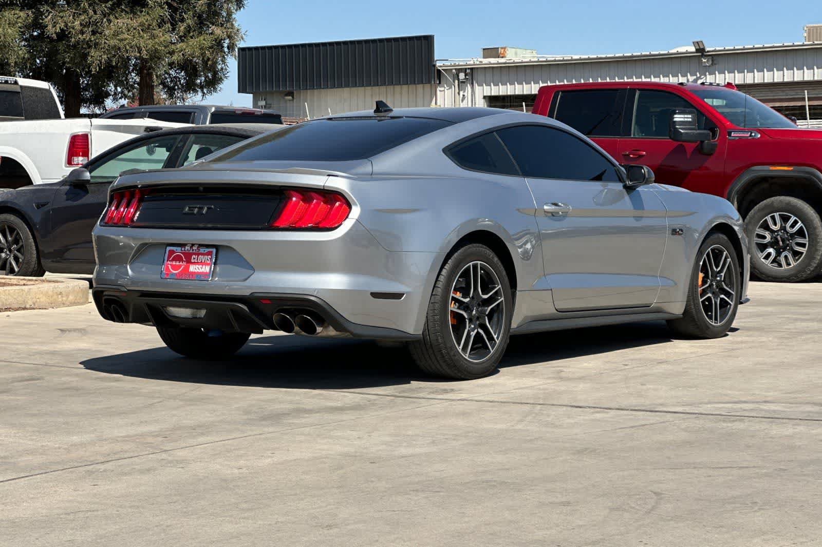 Used 2022 Ford Mustang GT Premium RWD image 3