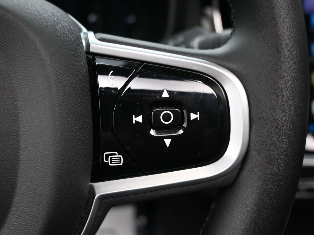 Used 2023 Volvo S60 T8 Ultimate image 18